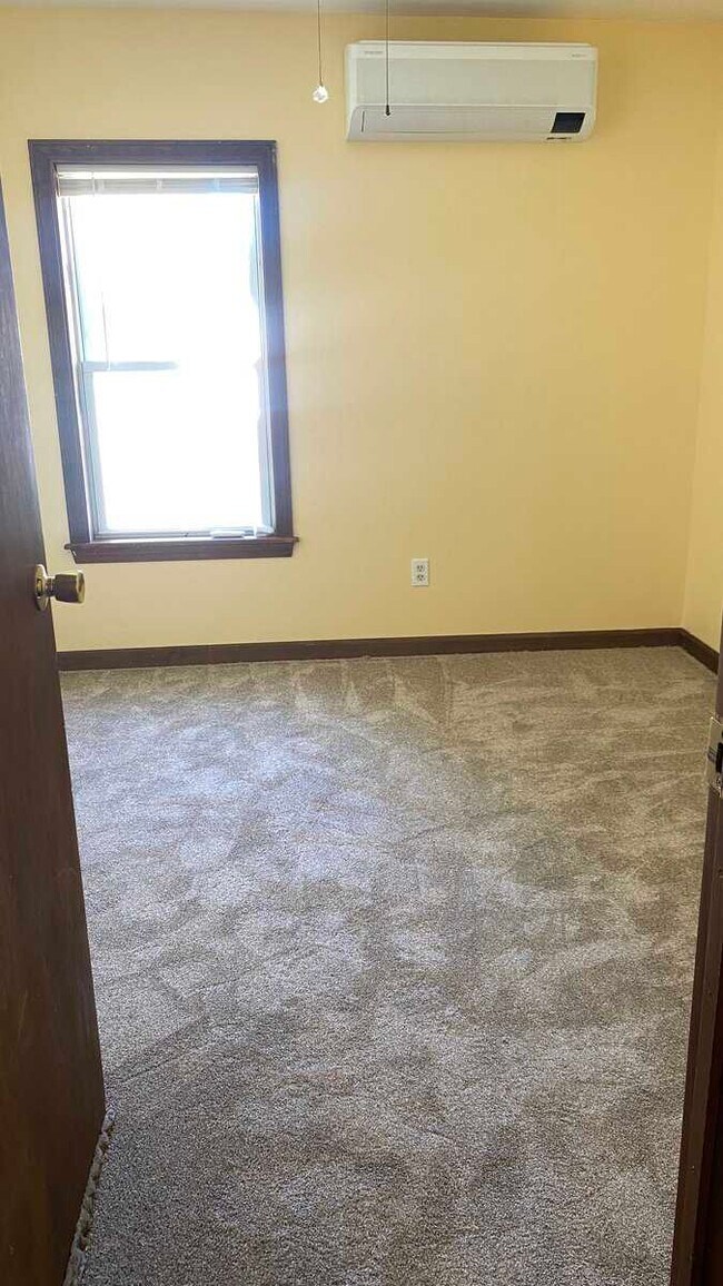 6 Hill Ave unit 2, Easthampton, MA 01027 - photo 6