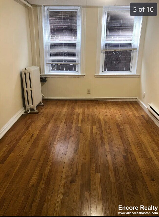 352 Riverway unit 7, Boston, MA 02115 - photo 5