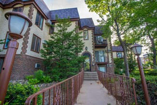 3000 W River Pkwy, Minneapolis, MN 55406