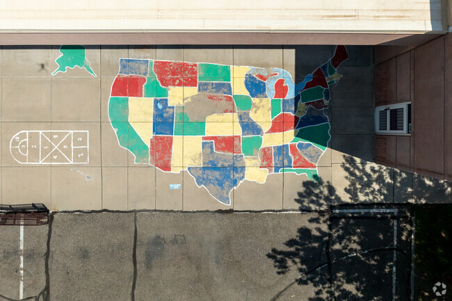 Three Falls Elementary is available for students from kindergarten to 5th grade.