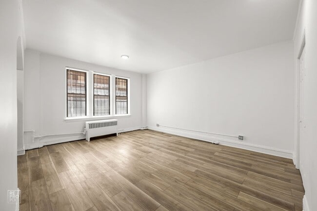 6751 S Jeffery Blvd Chicago, IL 60649, Chicago, IL 60649 - photo 4