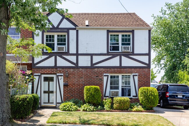 Most Graniteville residents own their own homes.