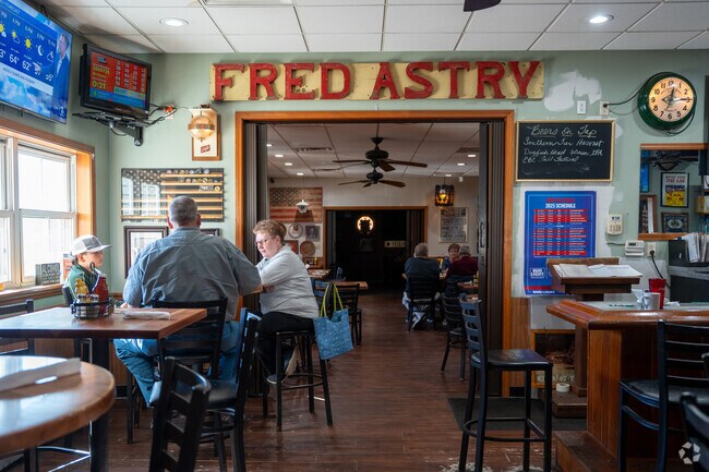 The Zollinger's Restaurant serves prime rib, roast beef sandwiches, and other hearty food offerings.