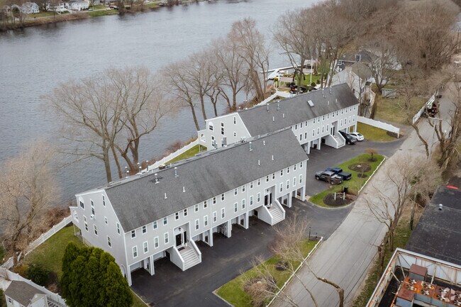 Contemporary condos are found sprinkled around Riverside, Haverhill Massachusetts.