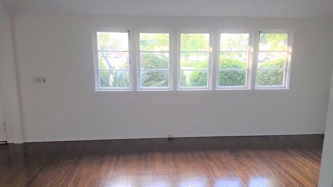 8531 Rosewood Ave, West Hollywood, CA 90048 - photo 6