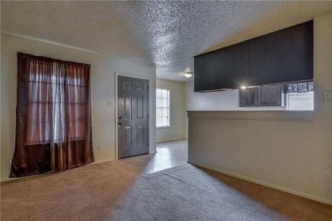 616 Race St unit D, Crowley, TX 76036 - photo 2