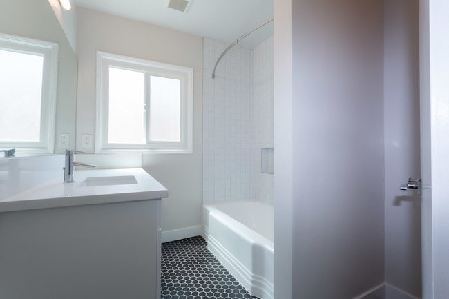 New Image Caption Value #002