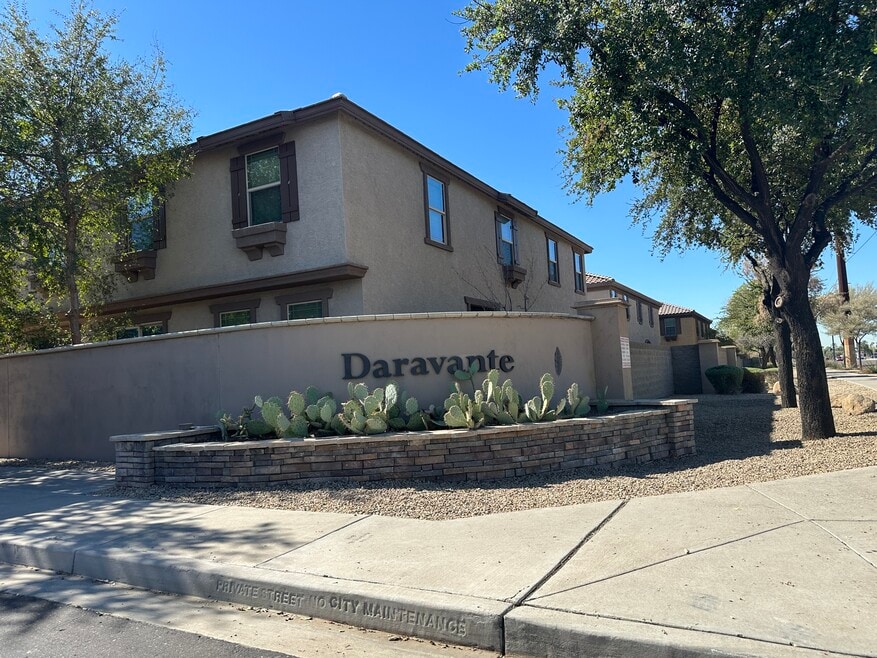 8111 W Lynwood St, Phoenix, AZ 85043 - photo 1