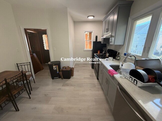 100 W Adams St unit 1A, Somerville, MA 02144 - photo 3