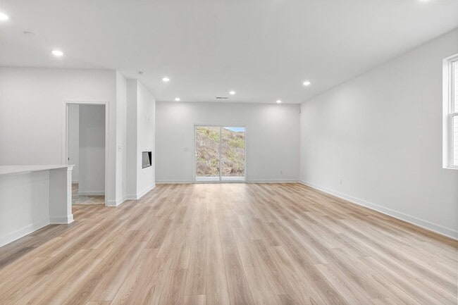 5400 Dunbar Dr, Old Hickory, TN 37138 - photo 3