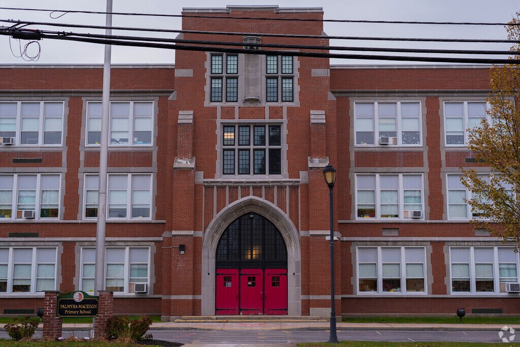 Palmyra-Macedon Primary School provides education in 
Wayne County.