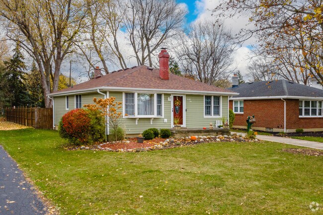 One-story homes are popular in West Seneca.