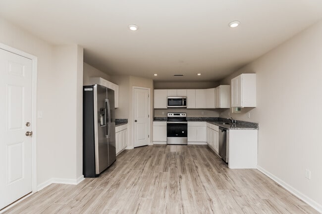 6220 Travelers Rest Ct, Crestview, FL 32539 - photo 7