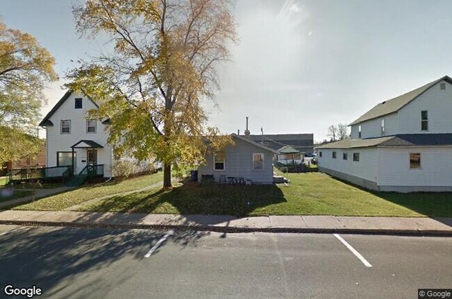 315 Elm St unit B, Spooner, WI 54801 - photo 2