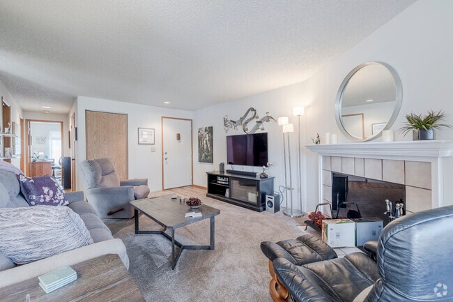 Alameda Unit - 2BR, 1.5BA - 980SF - Livingroom