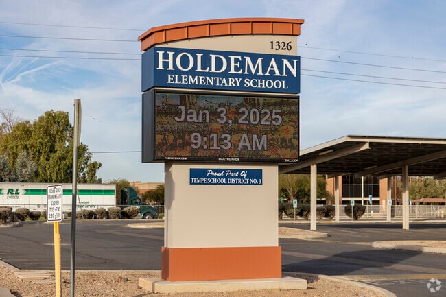 Holdeman Elementary School in Tempe is rated a 2/10 from GreatSchools.com.