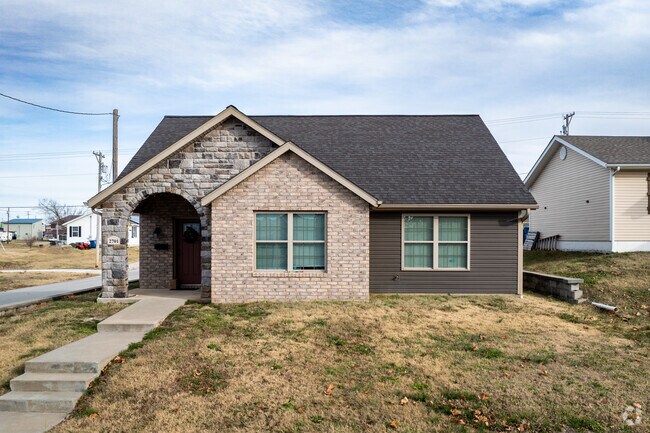 There are several cottages in Mohaska as well.