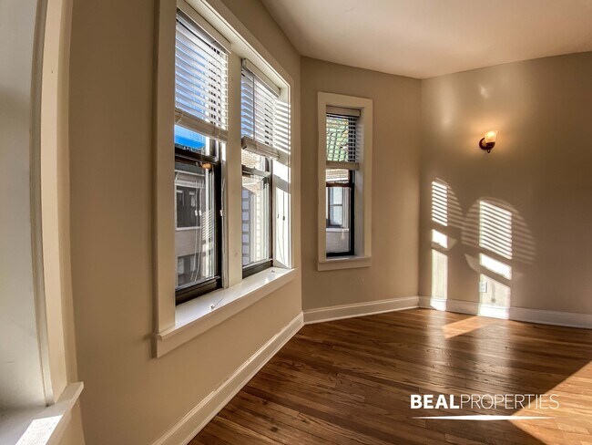 4038 N Ashland Ave unit S, Chicago, IL 60613 - photo 4