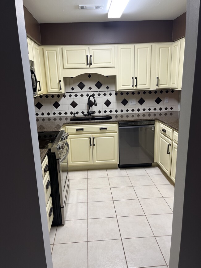 1300 G St, Lincoln, NE 68508 - photo 4