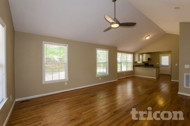 125 St Andrews Pl Dr, Columbia, SC 29210 - photo 2