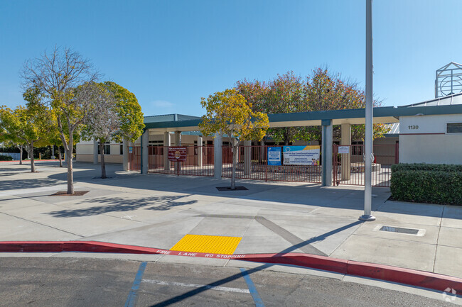 Casillas Elementary School, Rankings & Reviews - Homes.com