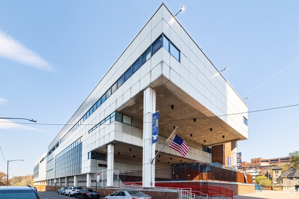 The New American Academy at Roberto Clemente State Park shares a building with I.S. 229 in Morris Heights, The Bronx.