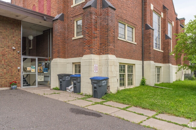 Spirit of the Lake Community School encourages personal growth and academic achievement.