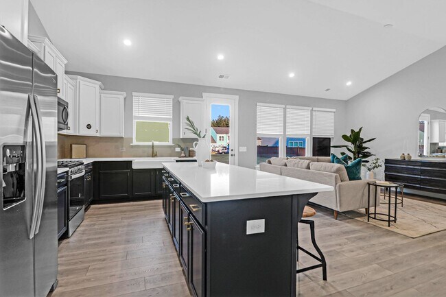 1204 Homecoming Blvd unit 36893303, Ravenel, SC 29470 - photo 4