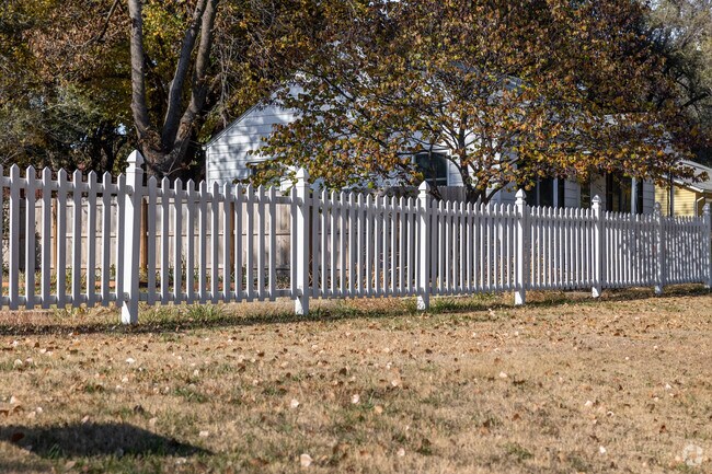 Many Meadowlark homes are surrounded by different types of fencing.