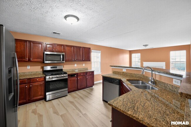 395 Lamont Ln, Hampton, GA 30228 - photo 4