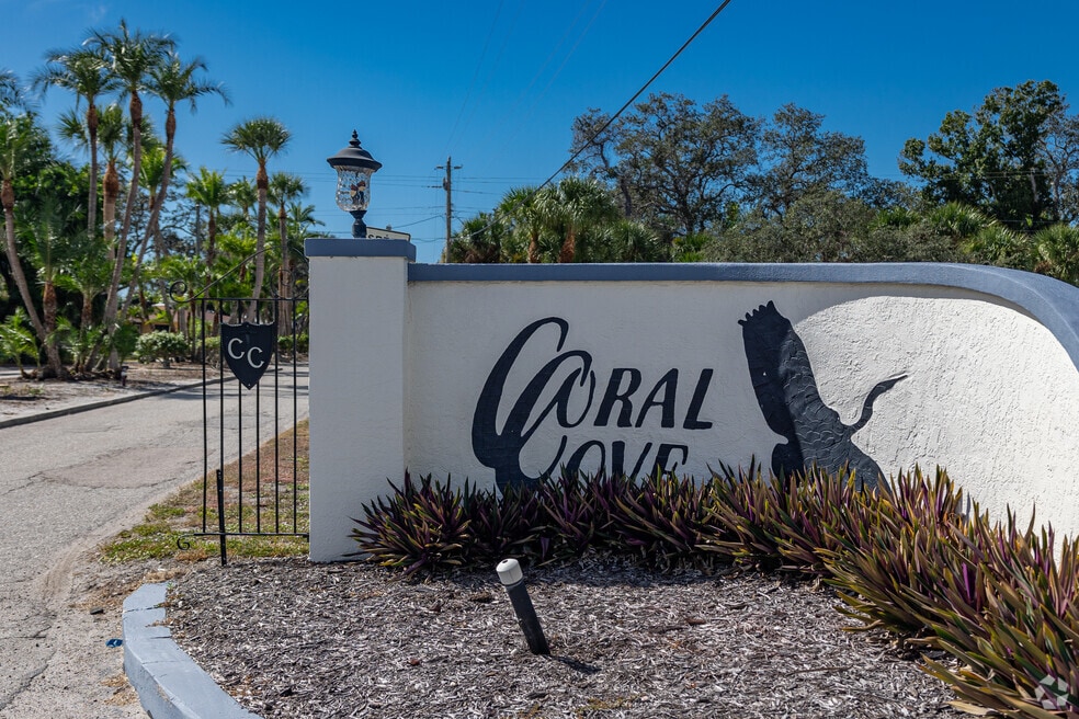 Coral Cove/Holiday Harbor