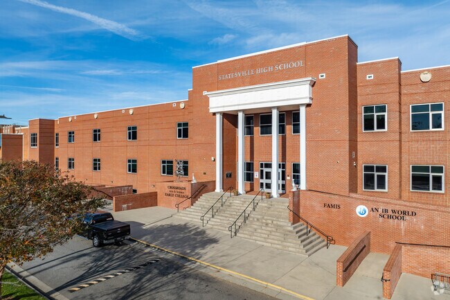 Statesville High School also houses the Crossroads Early College for students of the area.