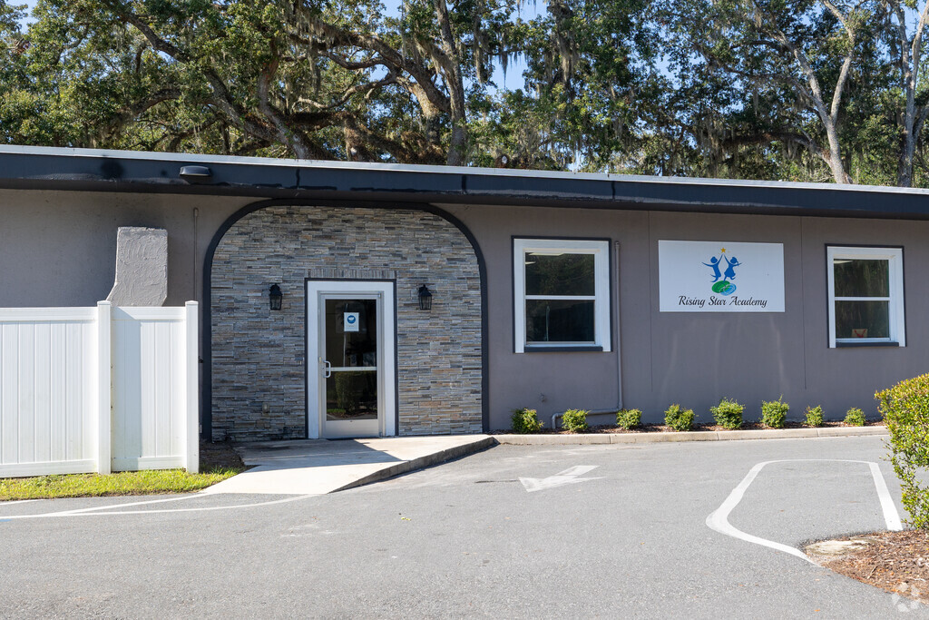 Rising Star Academy offers small class learning for Northeast Gainesville.