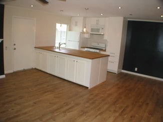 2849 S Fairview St Unit D, Santa Ana, CA 92704