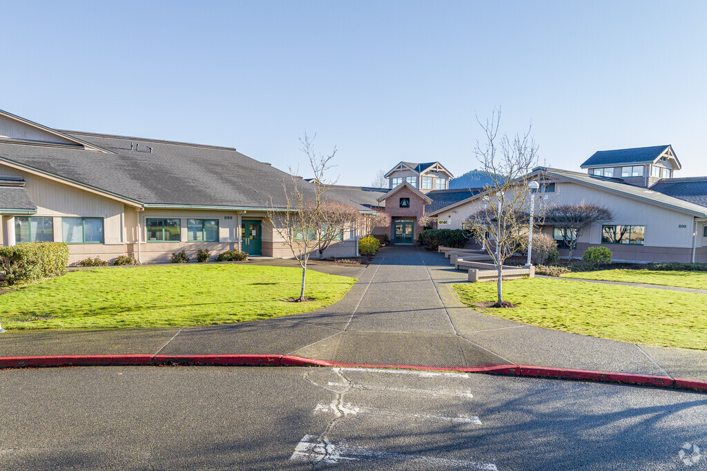 Great drop off location at Sunrise Elementary School.