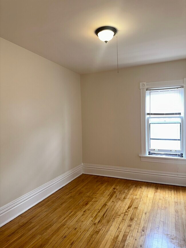 4700 W Hutchinson St unit First Floor, Chicago, IL 60641 - photo 4
