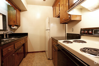919 Lakeview Ave, Colonial Heights, VA 23834