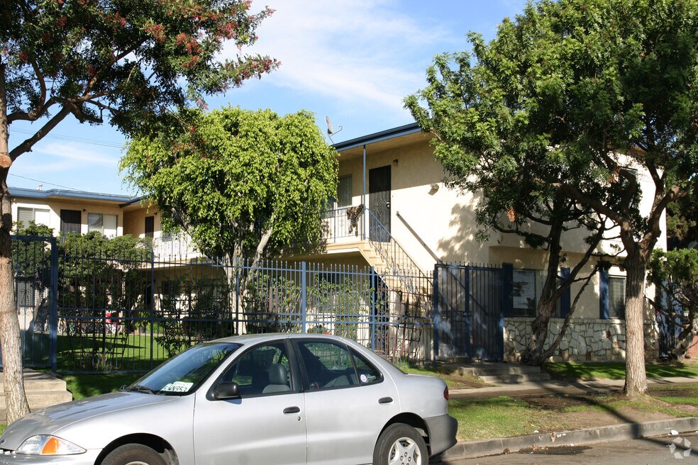 2705, Long Beach, CA 90804 - photo 1