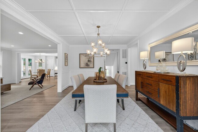 9350 Tovito Dr unit 37821569, Fairfax, VA 22031 - photo 4