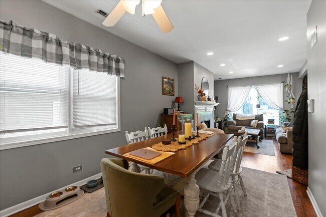 1345 W Walton St unit 1, Chicago, IL 60642 - photo 4