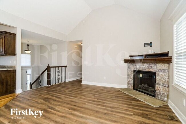 10511 Augusta Dr, Kansas City, KS 66109 - photo 4