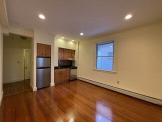 488 Centre St Unit 1, Newton, MA 02458