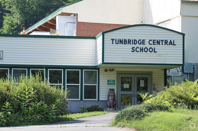 Tunbridge Central School is the first step in the First Branch Unified School District, teaching kids from Pre-K to 8th grade.