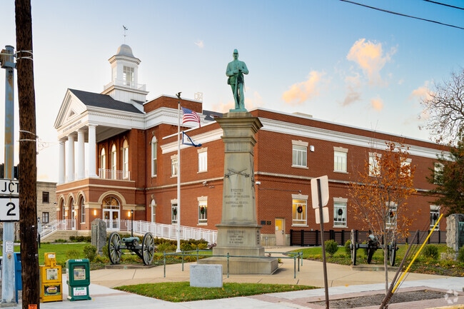 Statues at the courthouse reflect Marshall County’s rich history.
