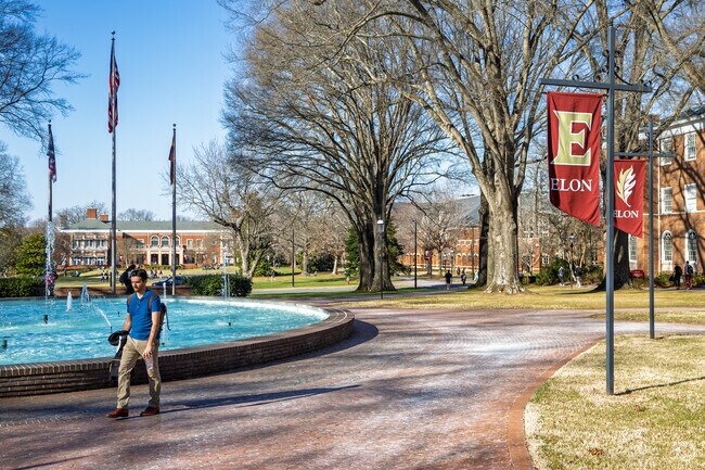 Elon University has a student enrollment of 7,700.