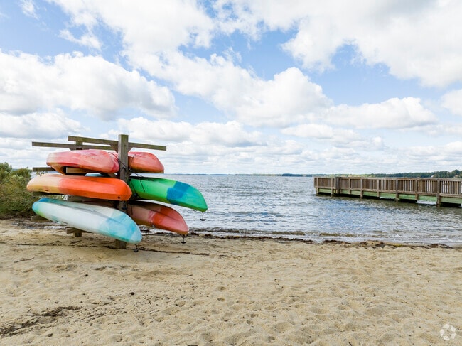 The James River offers Golden Horseshoe residents lots of water activities just minutes away.