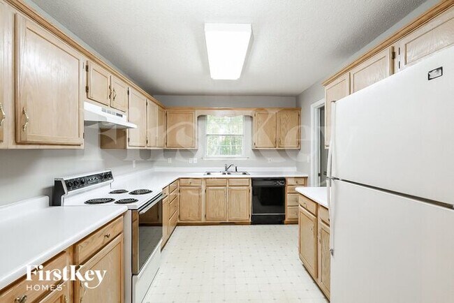 4355 Oak Creek Dr, Gainesville, GA 30506 - photo 5