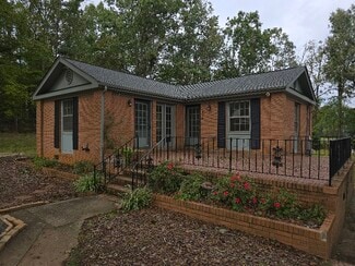 749 E Main St, Laurens, SC 29360