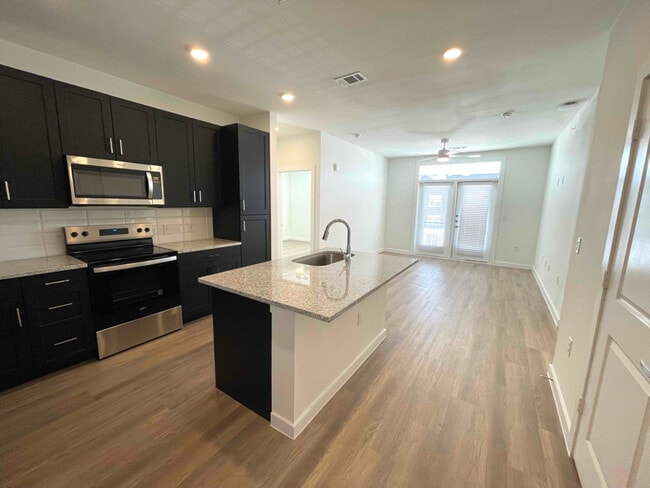 9910 Hill Ln unit 10-102, Manor, TX 78653 - photo 2