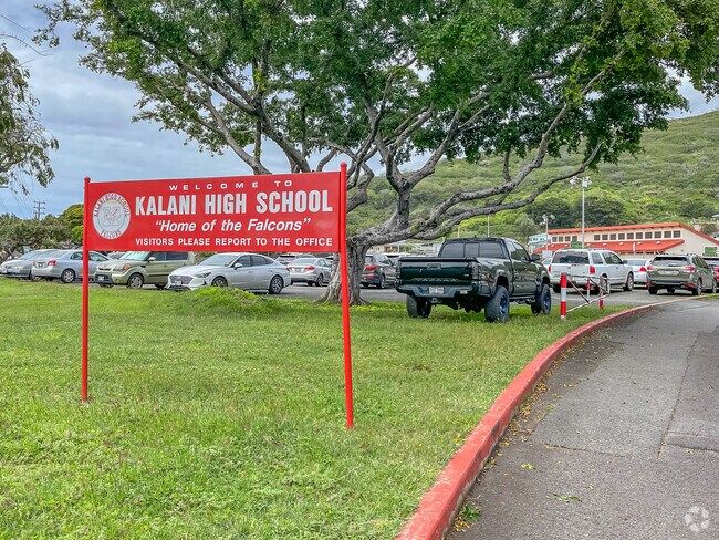 Kuli'ou'ou-Kalani Iki's neighboring High School is Kalani High School.